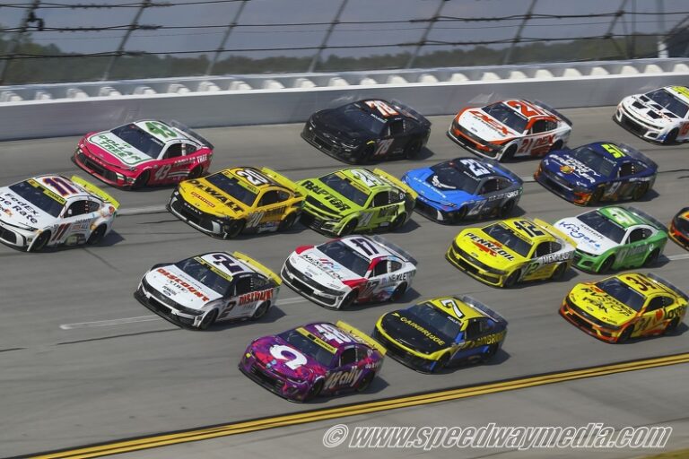 NASCAR Talladega Chase Weekend: Essential Info, Links & Results 4 nascar at talladega weekend schedule and highlights NASCAR Talladega Chase Weekend: Essential Info, Links & Results